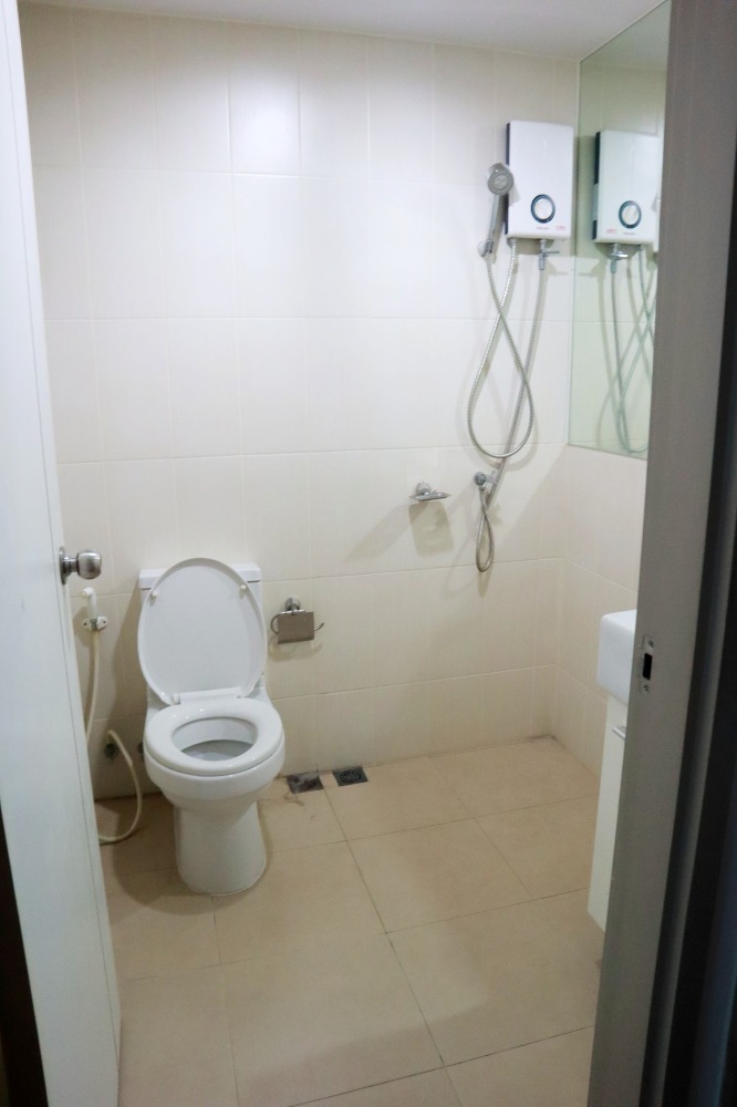 For SaleCondoSamut Prakan,Samrong : Condo for sale: Tropicana @BTS Erawan, Samut Prakan, 2 bedrooms, 32 sqm., excellent condition.