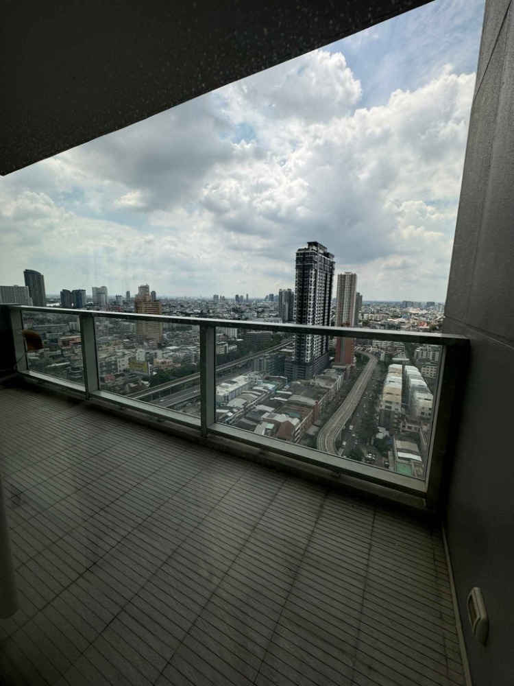For RentCondoWongwianyai, Charoennakor : LTHC10975–The River condominium FOR RENT 2 beds 2 baths size 128 Sq.m. Near BTS Saphan Taksin Station ONLY 70k/month