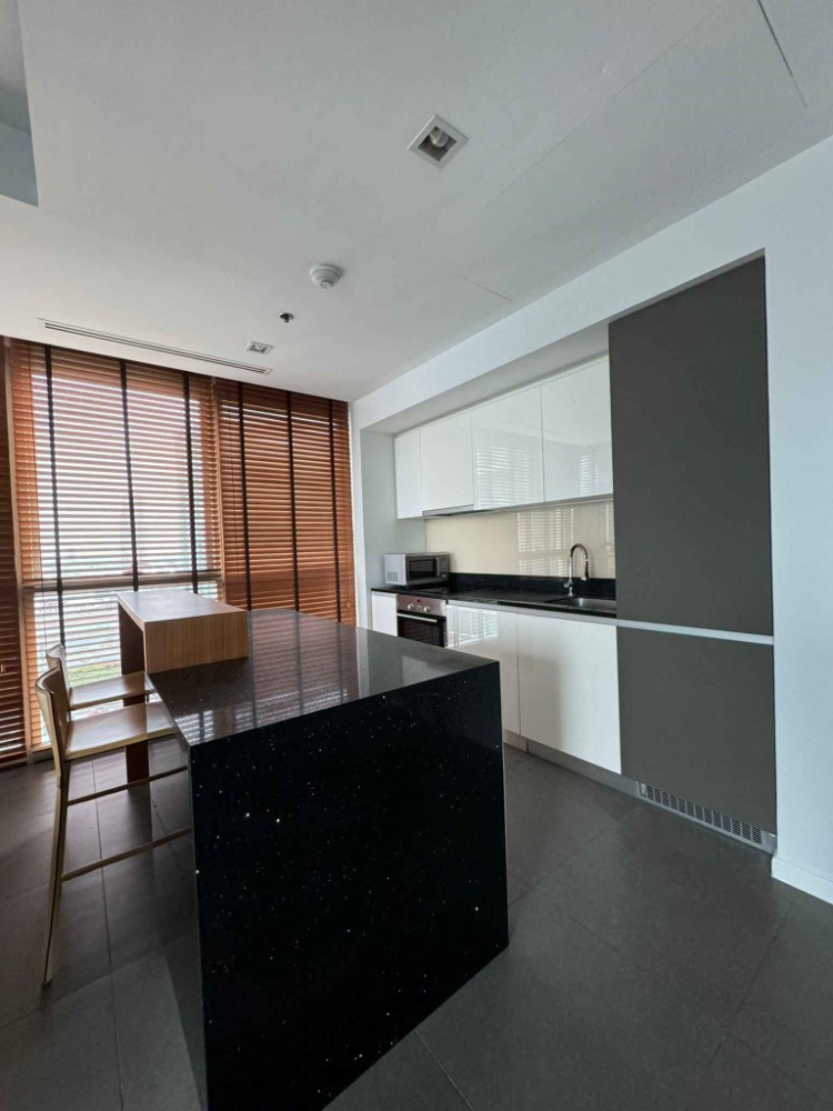 For RentCondoWongwianyai, Charoennakor : LTHC10976–The River condominium FOR RENT 2 beds 2 baths size 110 Sq.m. Near BTS Saphan Taksin Station ONLY 75k/month