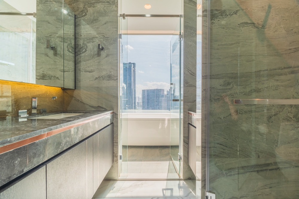 For SaleCondoSukhumvit, Asoke, Thonglor : For sale LAVIQ Sukhumvit 57, 2 bedrooms, 115 sq m., private corner room, 24th floor, near BTS Thonglor