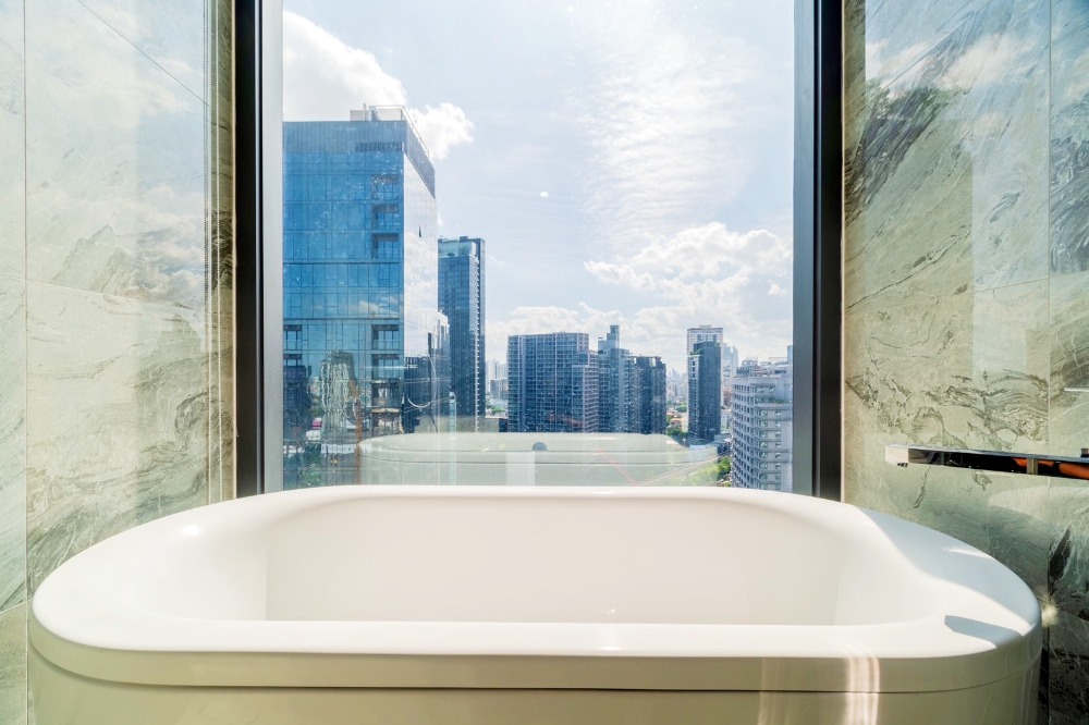 For SaleCondoSukhumvit, Asoke, Thonglor : For sale LAVIQ Sukhumvit 57, 2 bedrooms, 115 sq m., private corner room, 24th floor, near BTS Thonglor