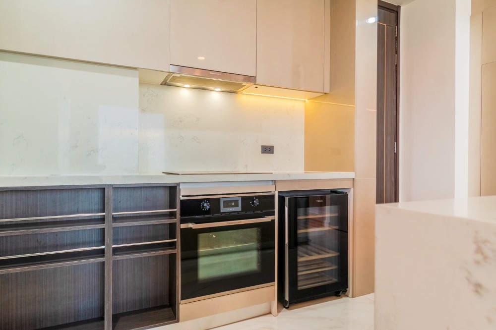 For SaleCondoSukhumvit, Asoke, Thonglor : For sale LAVIQ Sukhumvit 57, 2 bedrooms, 115 sq m., private corner room, 24th floor, near BTS Thonglor