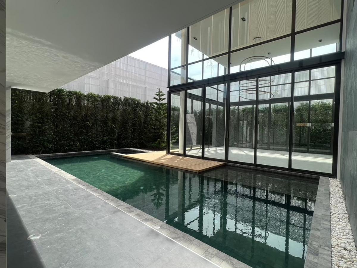 ขายบ้านเกษตร นวมินทร์ ลาดปลาเค้า : 📢👇ด่วนๆ ราคาโปรโมชั่น ถึงธันวาคม 68 ลดเหลือ 99 ล้าน จาก 120 ล้าน!!!
บ้านหรู 4 ชั้น พร้อม ลิฟต์ในบ้าน และ สระว่ายน้ำส่วนตัว โครงการได้รับรางวัล ออกแบบ ตกแต่งปี 2017 ระดับรักษาความปลอดภัยสูง เดินทางสะดวกได้หลายเส้นทาง