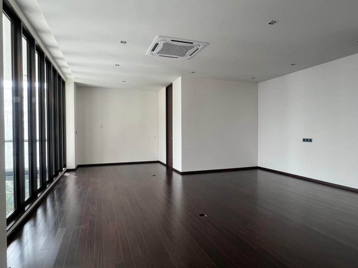 ขายบ้านเกษตร นวมินทร์ ลาดปลาเค้า : 📢👇ด่วนๆ ราคาโปรโมชั่น ถึงธันวาคม 68 ลดเหลือ 99 ล้าน จาก 120 ล้าน!!!
บ้านหรู 4 ชั้น พร้อม ลิฟต์ในบ้าน และ สระว่ายน้ำส่วนตัว โครงการได้รับรางวัล ออกแบบ ตกแต่งปี 2017 ระดับรักษาความปลอดภัยสูง เดินทางสะดวกได้หลายเส้นทาง