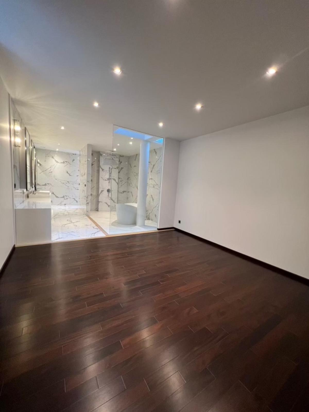 ขายบ้านเกษตร นวมินทร์ ลาดปลาเค้า : 📢👇ด่วนๆ ราคาโปรโมชั่น ถึงธันวาคม 68 ลดเหลือ 99 ล้าน จาก 120 ล้าน!!!
บ้านหรู 4 ชั้น พร้อม ลิฟต์ในบ้าน และ สระว่ายน้ำส่วนตัว โครงการได้รับรางวัล ออกแบบ ตกแต่งปี 2017 ระดับรักษาความปลอดภัยสูง เดินทางสะดวกได้หลายเส้นทาง