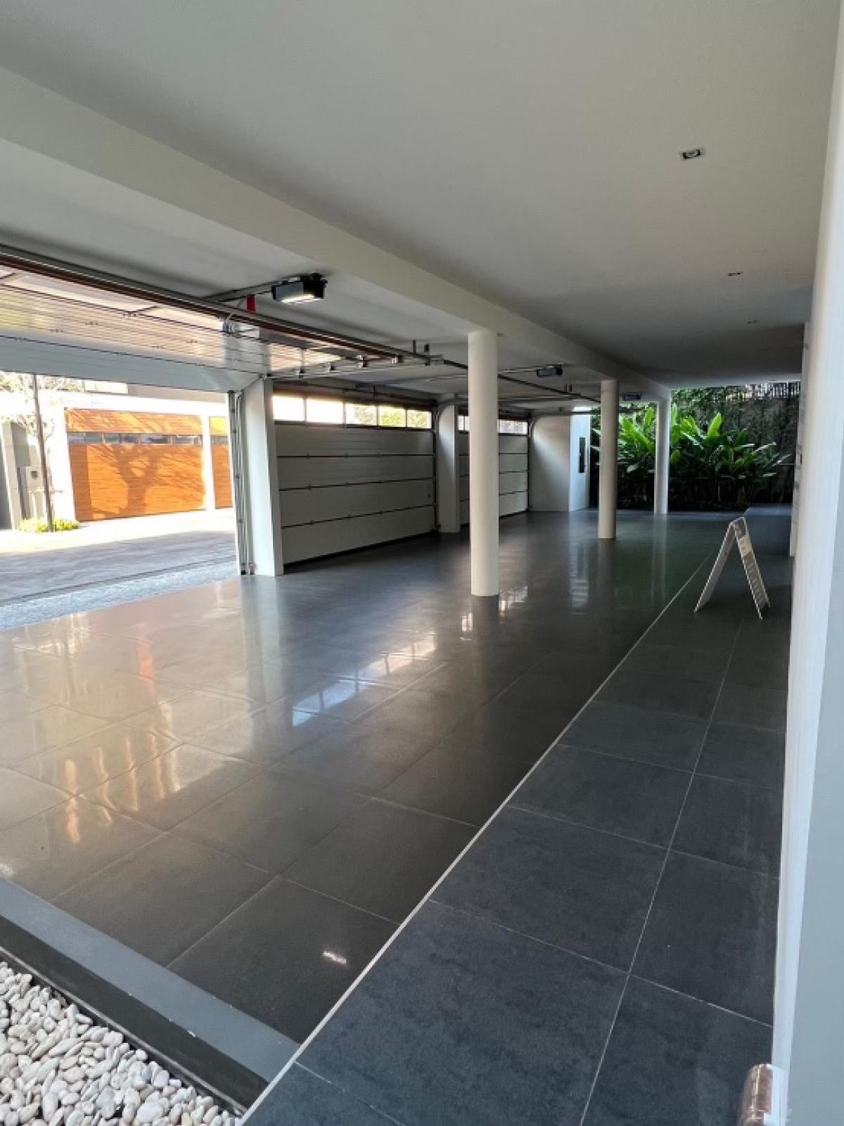 ขายบ้านเกษตร นวมินทร์ ลาดปลาเค้า : 📢👇ด่วนๆ ราคาโปรโมชั่น ถึงธันวาคม 68 ลดเหลือ 99 ล้าน จาก 120 ล้าน!!!
บ้านหรู 4 ชั้น พร้อม ลิฟต์ในบ้าน และ สระว่ายน้ำส่วนตัว โครงการได้รับรางวัล ออกแบบ ตกแต่งปี 2017 ระดับรักษาความปลอดภัยสูง เดินทางสะดวกได้หลายเส้นทาง