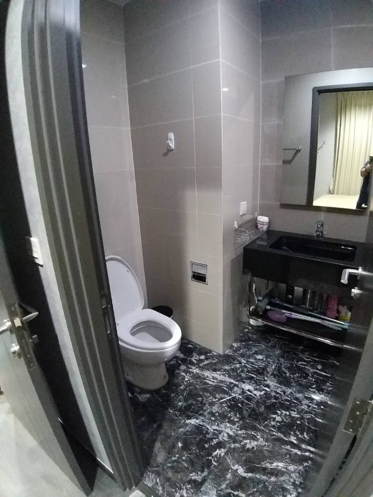 ขายคอนโดสุขุมวิท อโศก ทองหล่อ : ขาย Edge Sukhumvit 23  คอนโดใจกลางสุขุมวิท ชั้น 26 ห้อง 1 Bed 30.60 ตร.ม. ตกแต่งพร้อมอยู่ ราคา 6.5 ลบ.* (ขายพร้อมคนเช่า)