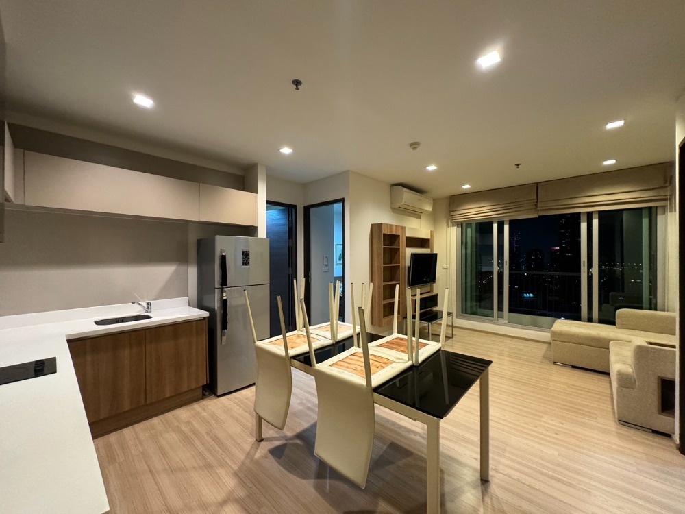 ให้เช่าคอนโดสาทร นราธิวาส : Rhythm Sathorn 2 Bedroom, ใกล้ bts สะพานตากสิน, River View, เฟอนิเจ้อครบ พร้อมให้เช่า