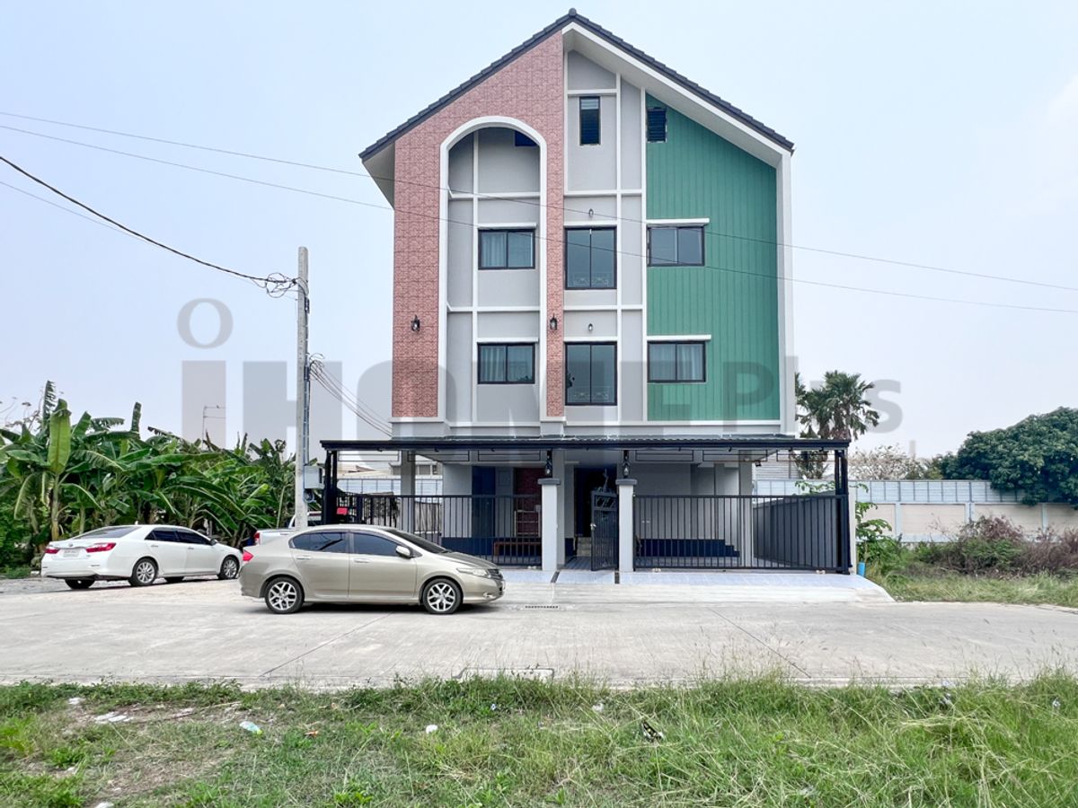 For SaleHotel&Apartment BusinessChaengwatana, Muangthong : Newly built apartment behind San Sri Saman Airport, all rooms fully booked.