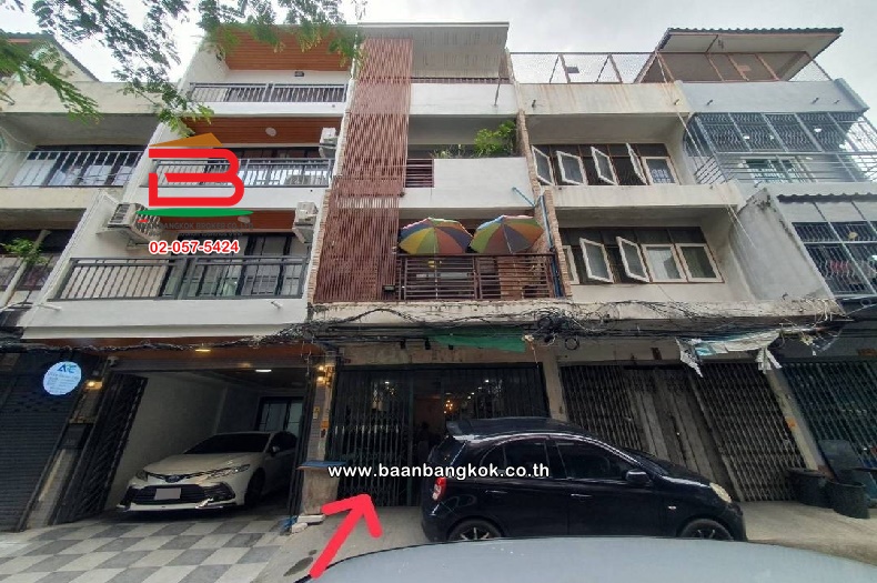 ขายอาคารพาณิชย์โชคชัย4 ลาดพร้าว71 : อาคารพาณิชย์ หมู่บ้าน ตะวันรุ่ง, ซอยลาดพร้าว 62 เนื้อที่ 14 ตารางวา ถนนลาดพร้าว แขวงวังทองหลาง เขตบางกะปิ กรุงเทพมหานคร
