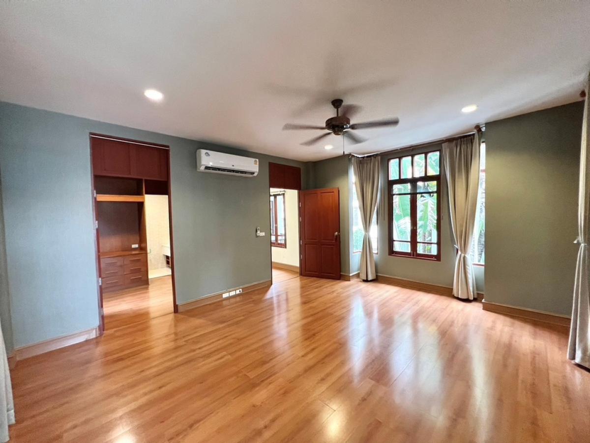 ให้เช่าบ้านสุขุมวิท อโศก ทองหล่อ : Beautiful Detached House with Private Pool for Rent in Ekamai #Petfriendly