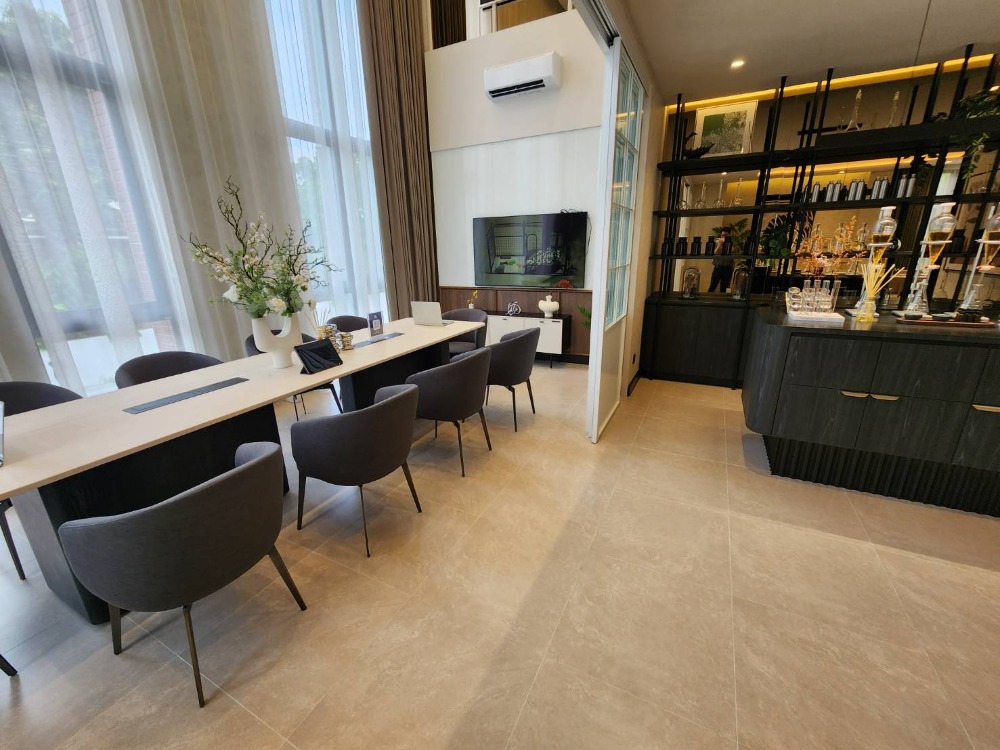 For SaleHome OfficeOnnut, Udomsuk : Home Office Onnut 21 area 50sqw-102sqw or 536sqm 5 storey 2beds 5baths start from 33MB