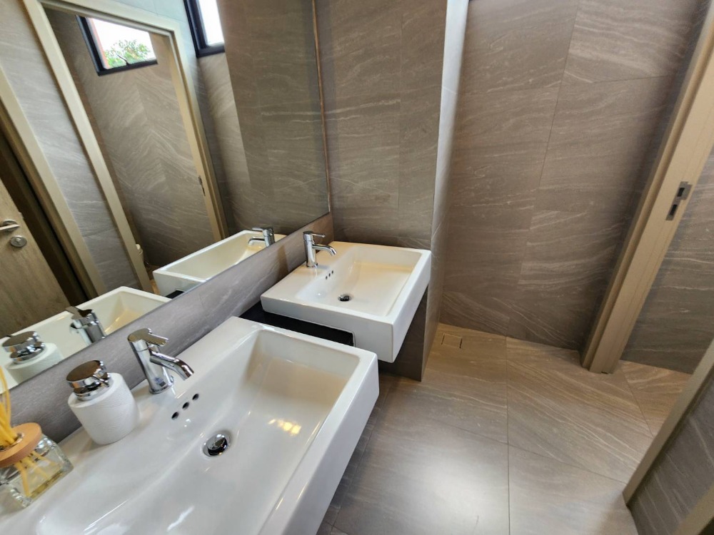 For SaleHome OfficeOnnut, Udomsuk : Home Office Onnut 21 area 50sqw-102sqw or 536sqm 5 storey 2beds 5baths start from 33MB