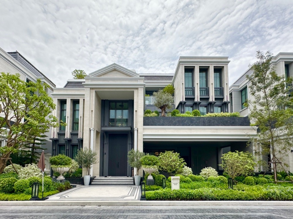 For SaleHousePattanakan, Srinakarin : 🏡Connoisseur Phatthanakan✨Size 756 sq m. 114 sq wa. Starting at 80 MB Contact to make an appointment to view Tel.0922635410 (Earth)