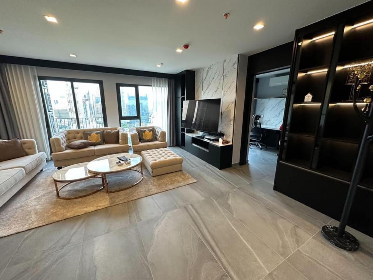 For SaleCondoRama9, Petchburi, RCA : 📢👇 Special Combine unit at Life Asoke Hype, open view to Makkasan airport link, Fully furnished with high quality Interior, near fortune town, Central Rama 9