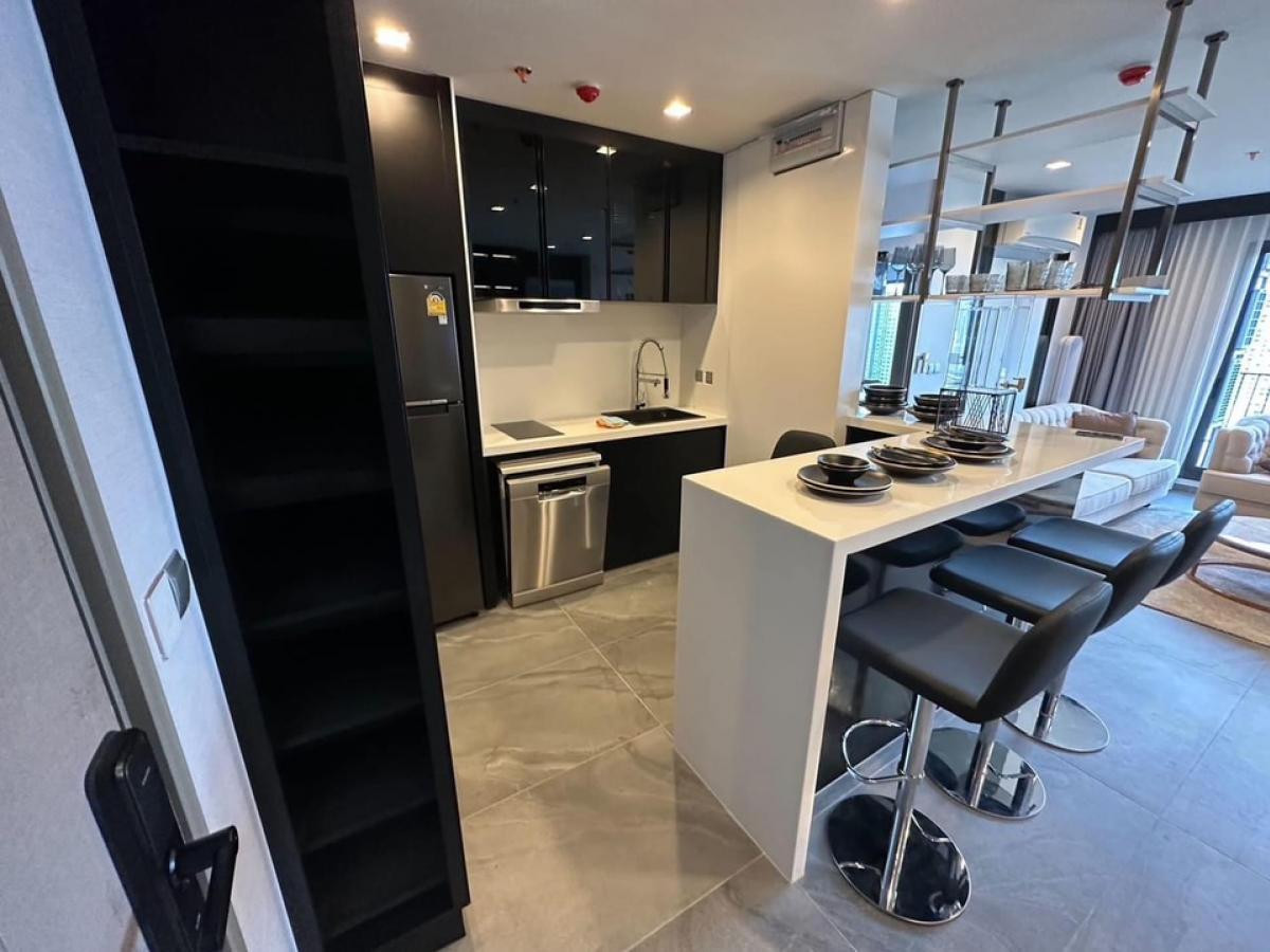 For SaleCondoRama9, Petchburi, RCA : 📢👇 Special Combine unit at Life Asoke Hype, open view to Makkasan airport link, Fully furnished with high quality Interior, near fortune town, Central Rama 9