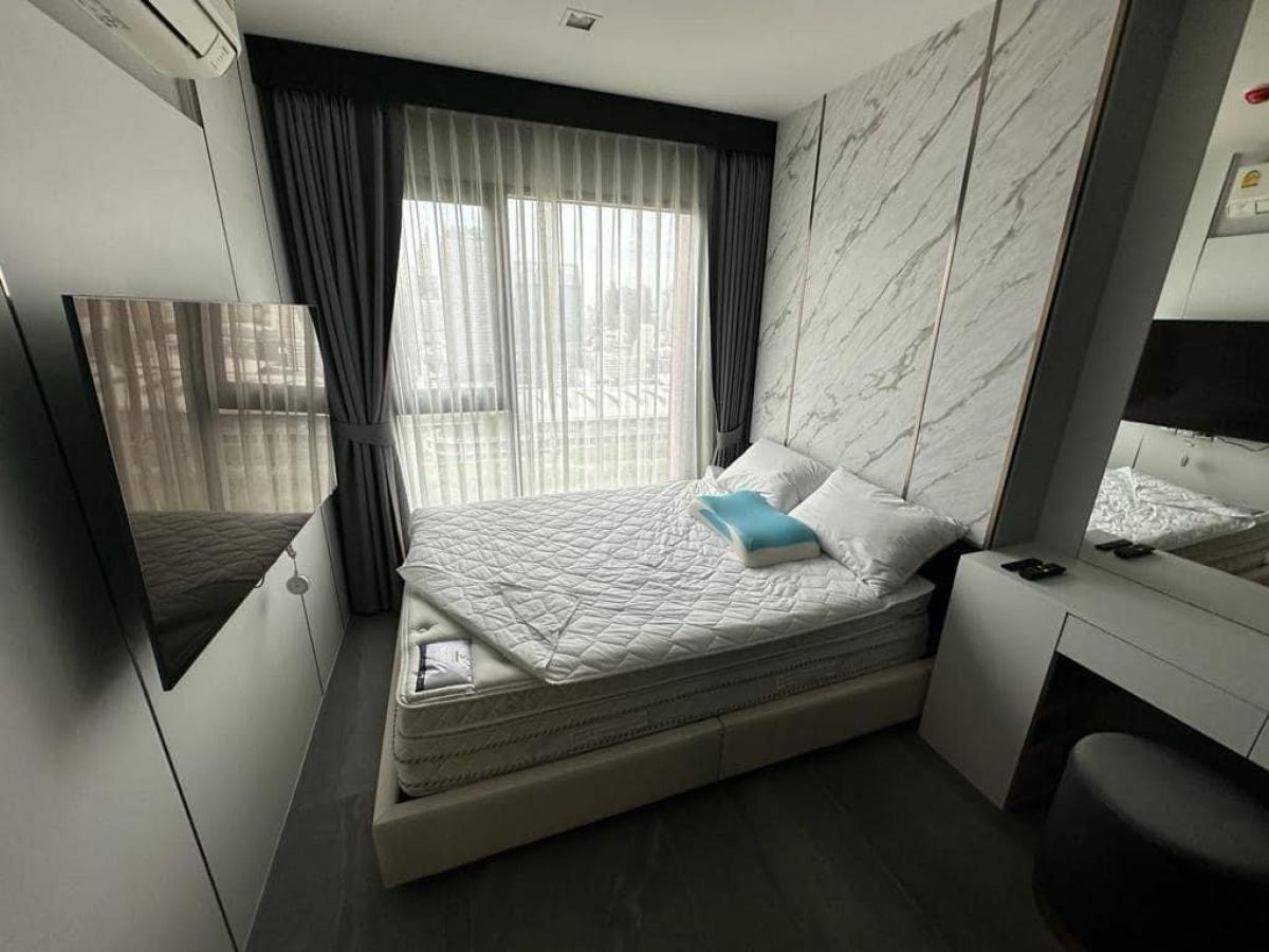 For SaleCondoRama9, Petchburi, RCA : 📢👇 Special Combine unit at Life Asoke Hype, open view to Makkasan airport link, Fully furnished with high quality Interior, near fortune town, Central Rama 9