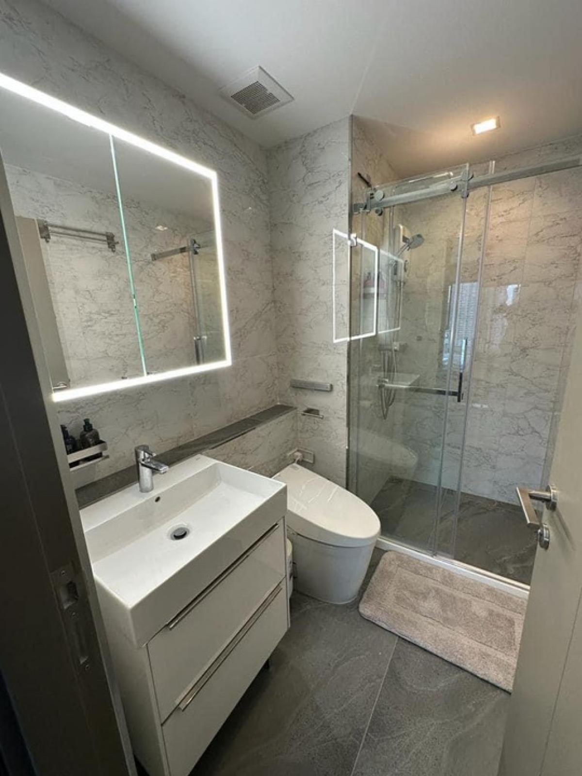 For SaleCondoRama9, Petchburi, RCA : 📢👇 Special Combine unit at Life Asoke Hype, open view to Makkasan airport link, Fully furnished with high quality Interior, near fortune town, Central Rama 9