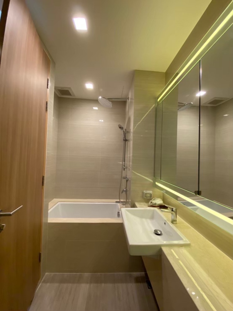 ให้เช่าคอนโดสุขุมวิท อโศก ทองหล่อ : Noble BE33 1 ห้องนอน แต่งสวย 38,000 ต่อเดือน 064-274-8883