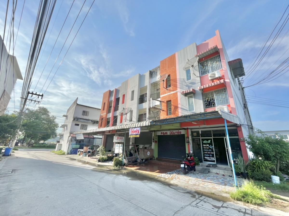For RentTownhomeSriracha Laem Chabang Ban Bueng : Commercial building for rent, Nong Kham, 3 floors, 10,000 per month