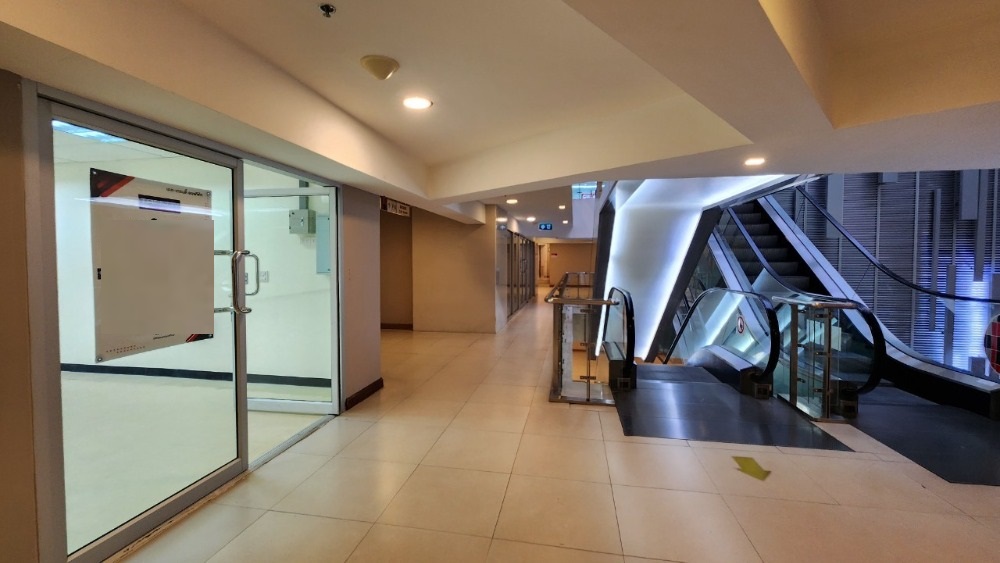 For RentOfficeNana, North Nana,Sukhumvit13, Soi Nana : Trendy Office Sukhumvit 13 Condo for rent 165sqm 133,000 per month