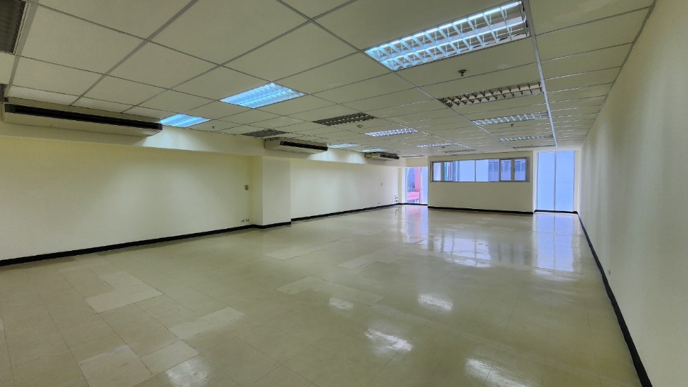 For RentOfficeNana, North Nana,Sukhumvit13, Soi Nana : Trendy Office Sukhumvit 13 Condo for rent 165sqm 133,000 per month