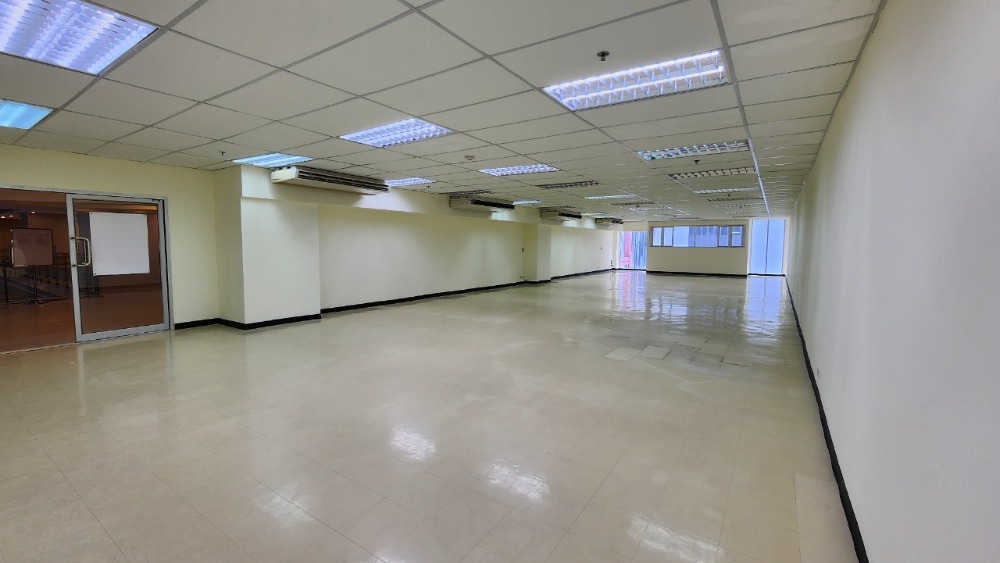 For RentOfficeNana, North Nana,Sukhumvit13, Soi Nana : Trendy Office Sukhumvit 13 Condo for rent 165sqm 133,000 per month