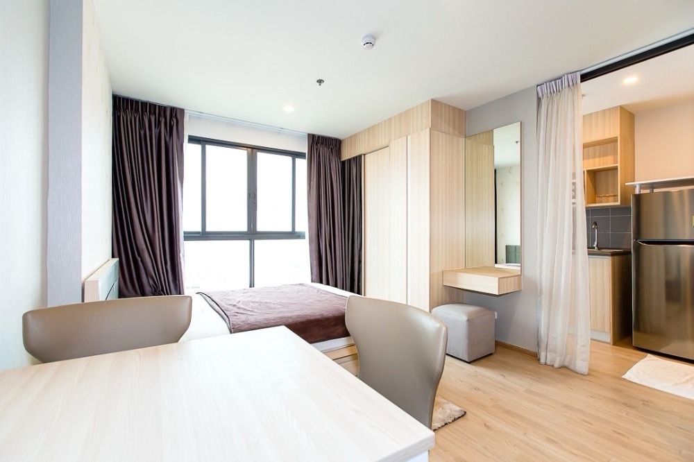 ขายคอนโดบางนา แบริ่ง ลาซาล : ขาย Condo IDEO O2 ตึก C ชั้น 21 ขนาด 27 ตร.ม. วิวสวย เฟอร์นิเจอร์-เครื่องใช้ไฟฟ้าครบ พร้อมอยู่ 公寓IDEO O2出售，C座21層，面積27平方米，景觀優美，家具電器齊全，可入住。