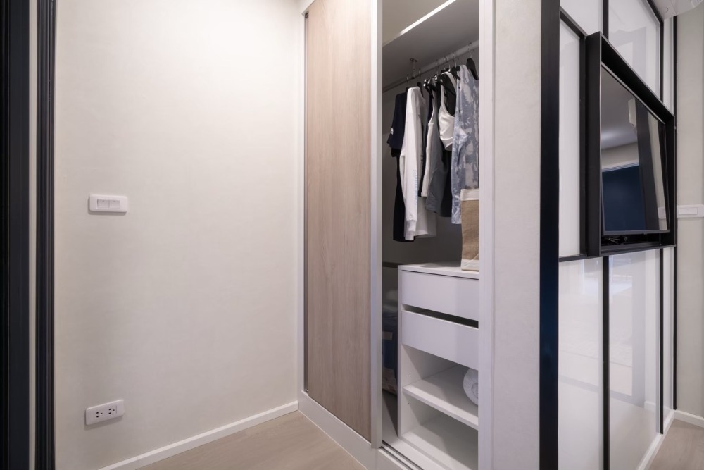 For SaleCondoSapankwai,Jatujak : Special deal price 🔥𝗗𝗘𝗡𝗜𝗠 𝗝𝗨𝗧𝗨𝗝𝗔𝗞  𝟐𝟖 sqm. 𝟮.𝟲𝟵 million* 📱𝟬𝟴𝟭-𝟵𝟴𝟯-𝟲𝟲𝟮𝟱