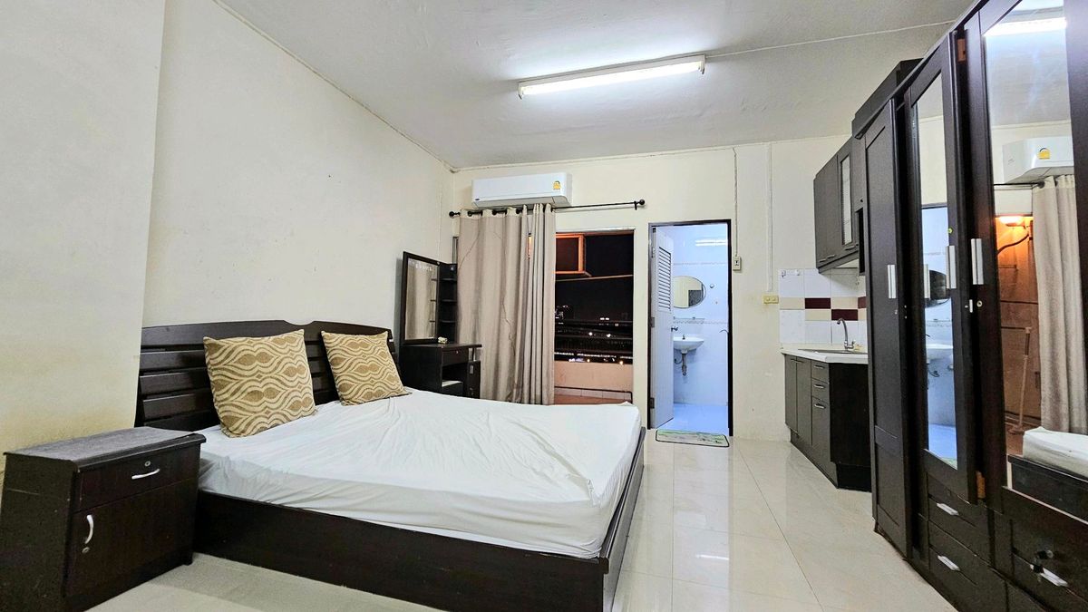 For RentCondoBang Sue, Wong Sawang, Tao Pun : ✨ Condo for rent, Tao Poon Mansion 32 sqm. Furniture, A/C, Hot shower, Fridge. Near MRT Bang Sue, free parking lot ✨ 