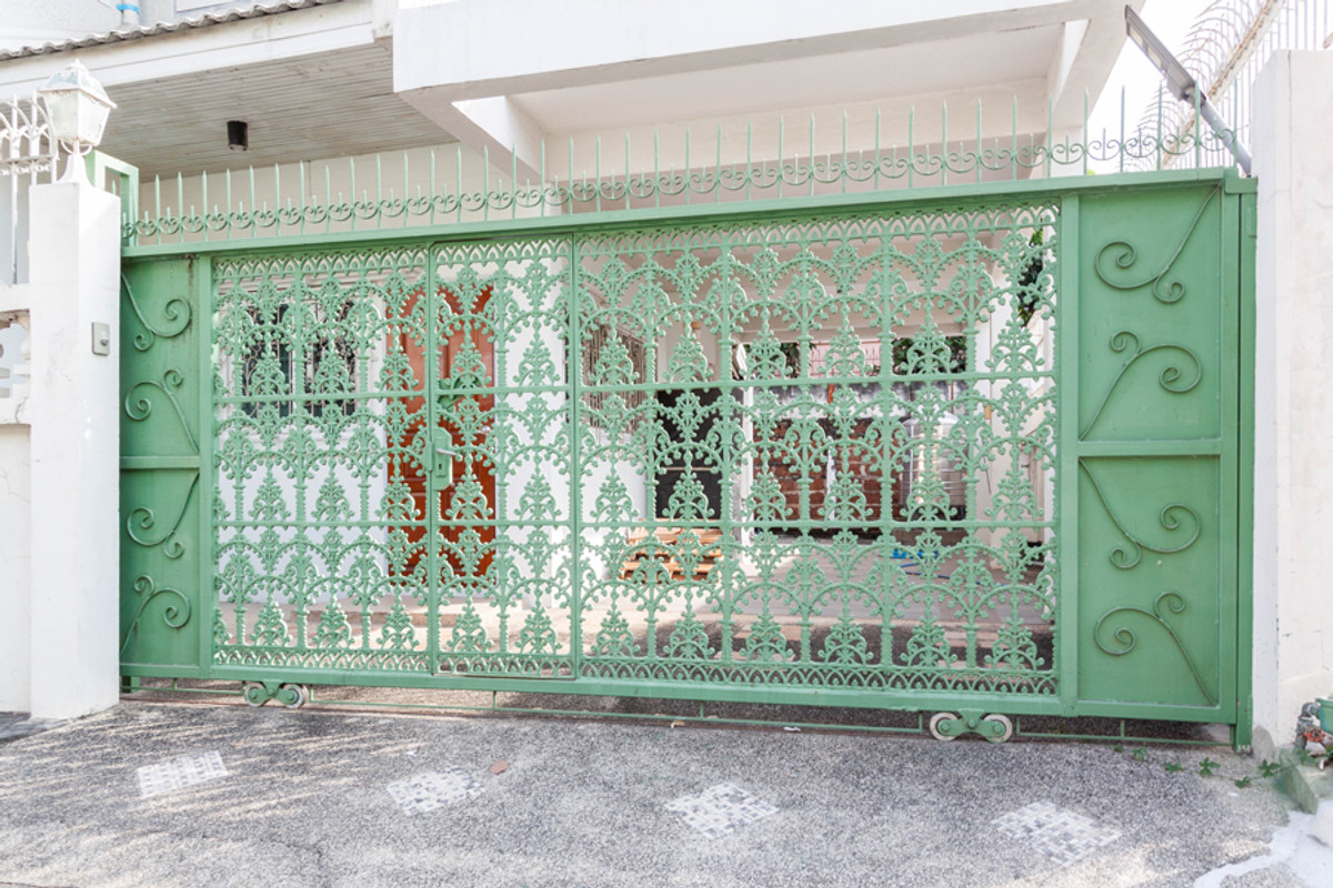 For RentHouseChokchai 4, Ladprao 71, Ladprao 48, : 2-storey detached house for rent, Lat Phrao 71 (owner is renting it himself)