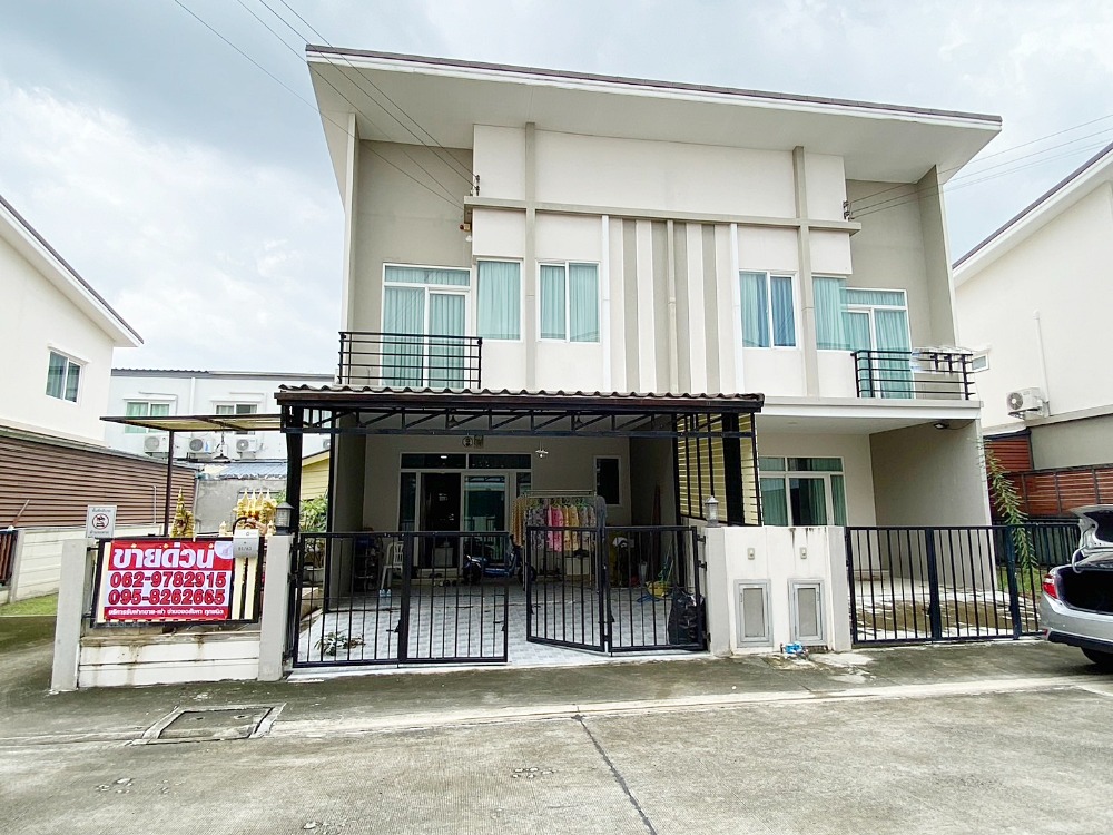 For SaleTownhomePhutthamonthon, Salaya : Urgent sale, townhouse, Gusto Petchkasem-Thawi Watthana project, near World Market
