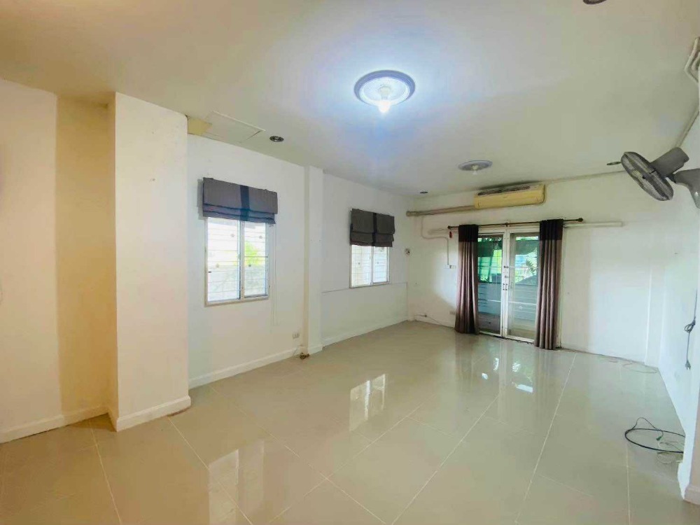 ขายบ้านนวมินทร์ รามอินทรา : S-BHRS101 ขาย บ้านแฝด บ้านบุรีรมย์ รามอินทรา - ซาฟารี เฟส2 2ชั้น ขนาด 37ตรว. พื้นที่ใช้สอย 148ตรม. 3นอน 2น้ำ 3.08 ล้าน 064-959-8900