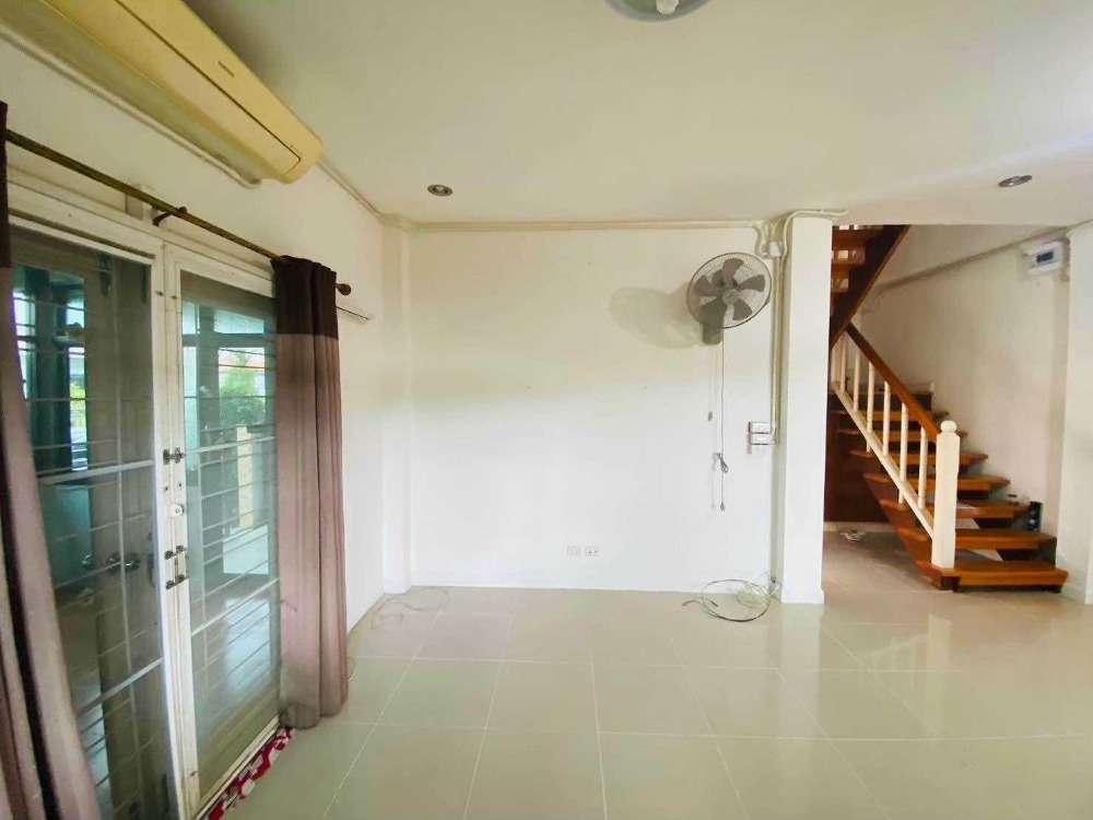 ขายบ้านนวมินทร์ รามอินทรา : S-BHRS101 ขาย บ้านแฝด บ้านบุรีรมย์ รามอินทรา - ซาฟารี เฟส2 2ชั้น ขนาด 37ตรว. พื้นที่ใช้สอย 148ตรม. 3นอน 2น้ำ 3.08 ล้าน 064-959-8900