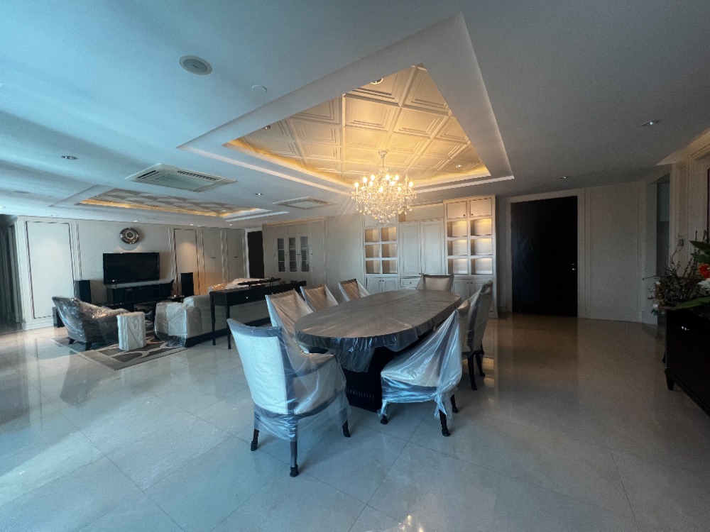 For SaleCondoSathorn, Narathiwat : Sathorn 4-bed condominium in business district good price.