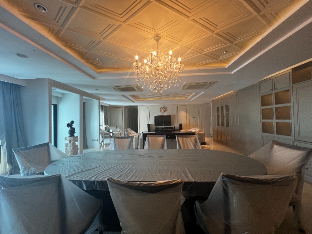 For SaleCondoSathorn, Narathiwat : Sathorn 4-bed condominium in business district good price.