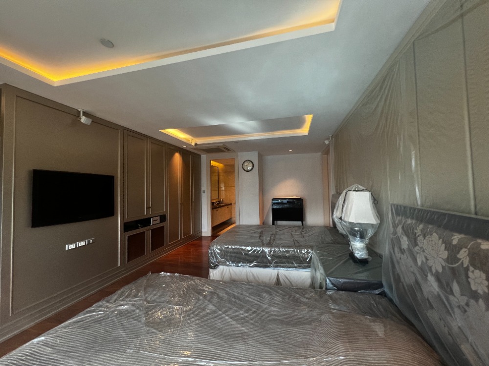 For SaleCondoSathorn, Narathiwat : Sathorn 4-bed condominium in business district good price.