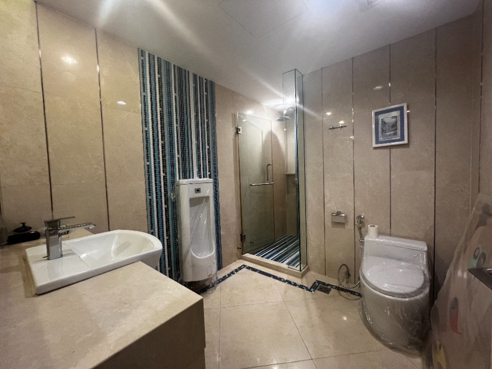 For SaleCondoSathorn, Narathiwat : Sathorn 4-bed condominium in business district good price.