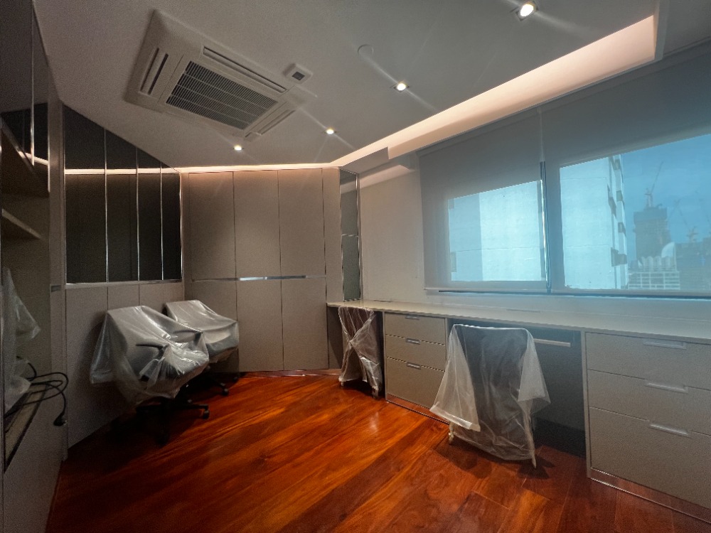 For SaleCondoSathorn, Narathiwat : Sathorn 4-bed condominium in business district good price.