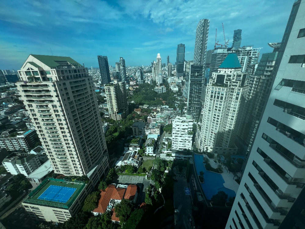 For SaleCondoSathorn, Narathiwat : Sathorn 4-bed condominium in business district good price.