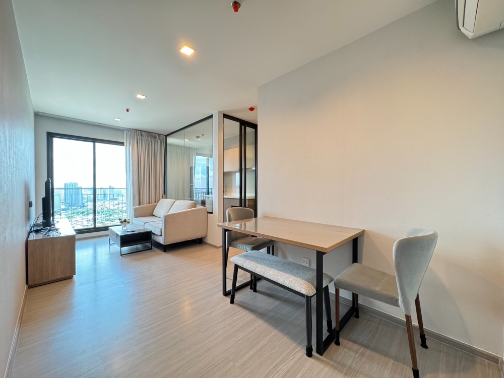 ให้เช่าคอนโดท่าพระ ตลาดพลู วุฒากาศ : Life Sathorn Sierra 2 bedroom Fully Furnished, Ready to move in