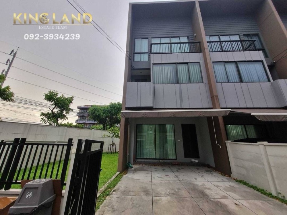 For RentTownhomeNawamin, Ramindra : For rent, 3-storey townhouse, 3 bedrooms, 3 bathrooms, Baan Klang Muang Watcharapol - Baan Klang Muang Watcharapol 152 sq m. Rental price: 40,000 baht/month, including common area #Ready to move in #Pets allowed #Company registration available