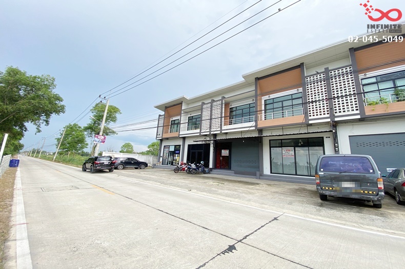For SaleShop HousePathum Thani,Rangsit, Thammasat : Commercial building for sale, 2 floors, 23.6 square wah, Cubic 2, Ring Road - Khlong 5, Soi Suksiri