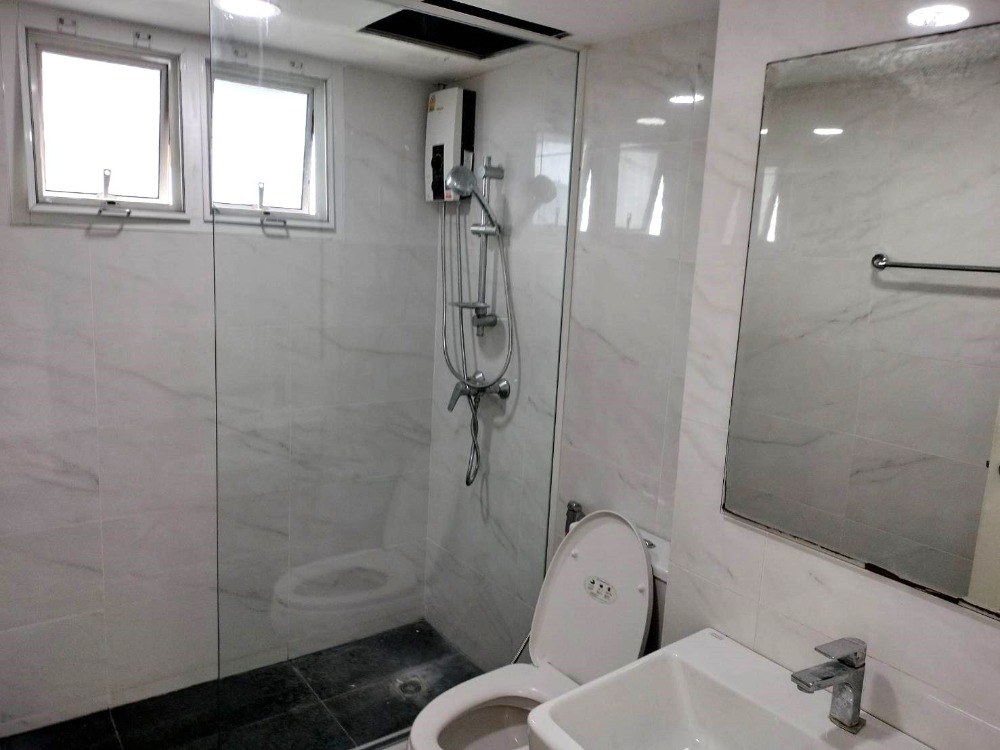 For RentCondoPattanakan, Srinakarin : !! Beautiful room for rent, Flora Ville condo, near BTS Hua Mak