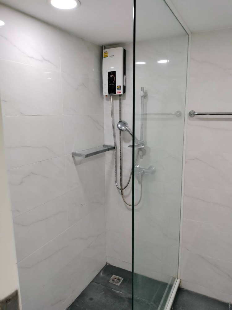 For RentCondoPattanakan, Srinakarin : !! Beautiful room for rent, Flora Ville condo, near BTS Hua Mak