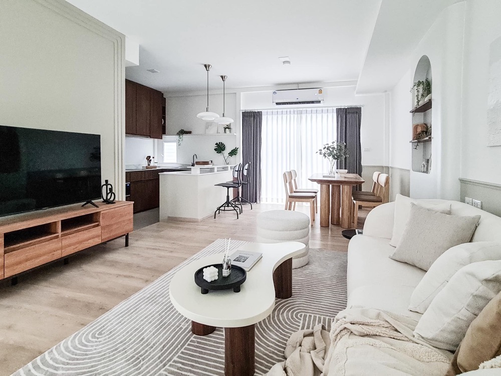 For RentTownhomeBangna, Bearing, Lasalle : 💥For urgent rent, 4-storey home office, very good location!!! 4 bedrooms, 3 bathrooms/352 sq m./1 car parking space + alley/24,000 baht