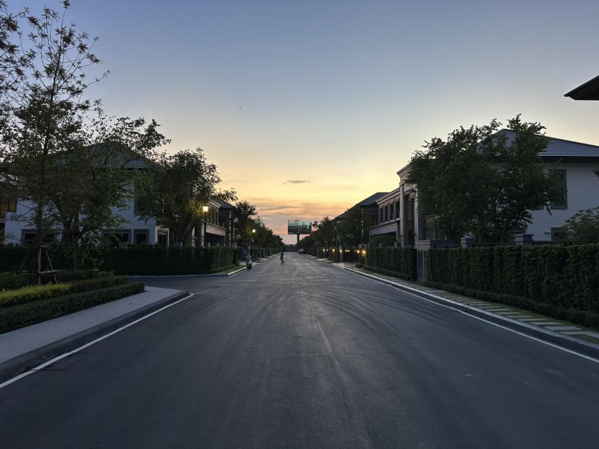 For RentHouseLadkrabang, Suwannaphum Airport : 🔥For urgent rent🔥 Grand Bangkok Boulevard, Krungthep Kreetha, brand new house, fully furnished, ready to move in, 5 bedrooms, 6 bathrooms, house in front of the garden ❗