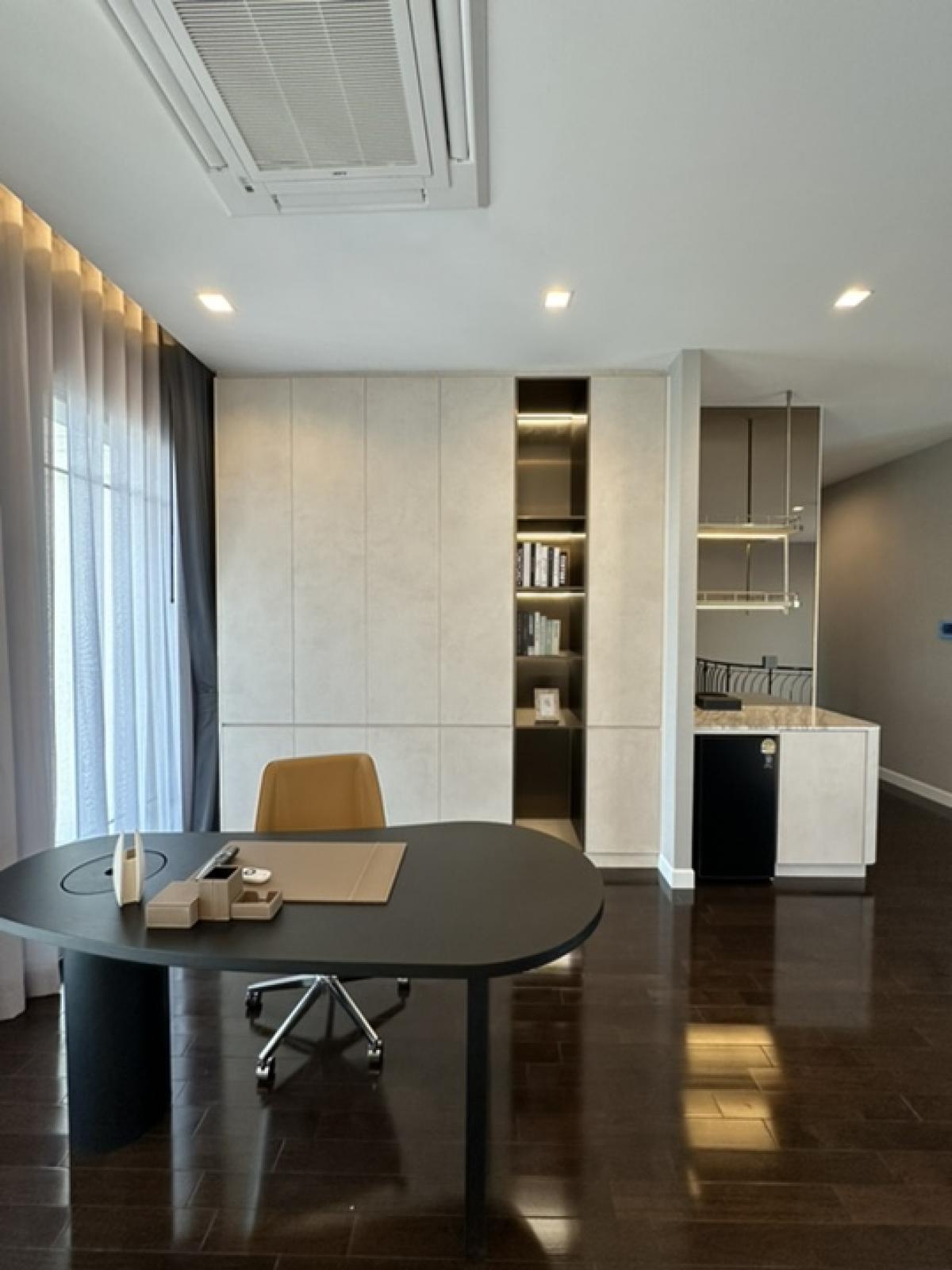 For RentHouseLadkrabang, Suwannaphum Airport : 🔥For urgent rent🔥 Grand Bangkok Boulevard, Krungthep Kreetha, brand new house, fully furnished, ready to move in, 5 bedrooms, 6 bathrooms, house in front of the garden ❗