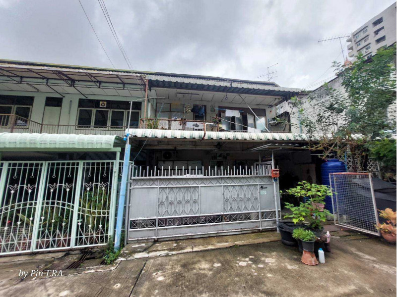 For SaleTownhomeRama9, Petchburi, RCA : townhouse, Mooban Yoo Charoen, corner room, 48 square wah, Din Daeng District