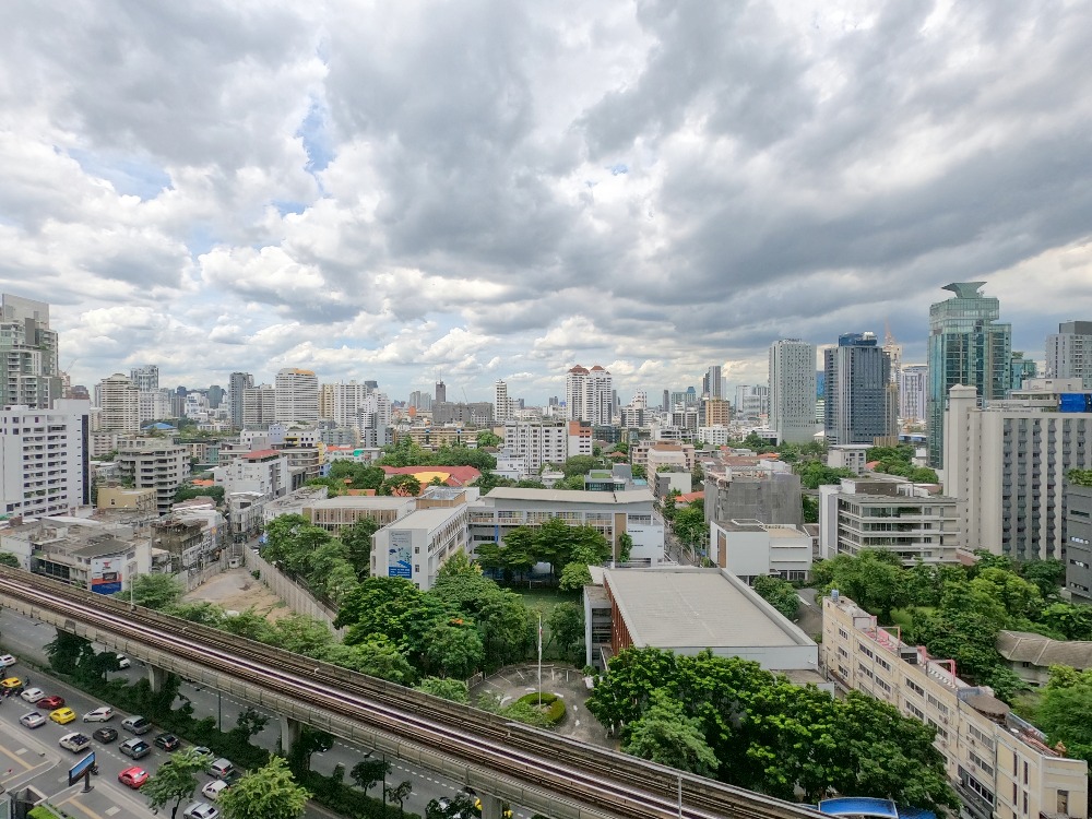 For RentCondoSukhumvit, Asoke, Thonglor : ✨ For Rent: Noble Remix Condo 🏢 1 Bedroom, 1 Bathroom, 62 Sq.m. Ready to Move In! ✨